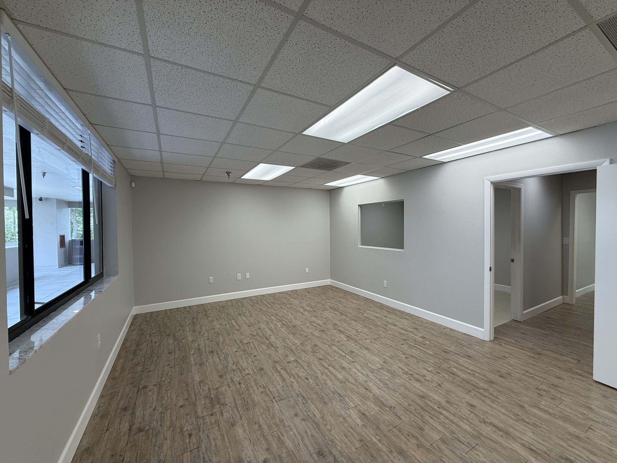 2454 N McMullen Booth Rd, Clearwater, FL à louer Photo intérieure– Image 1 sur 10