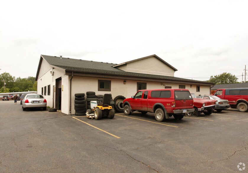 135 S Veterans Dr, Fowlerville, MI à vendre - Photo de l’immeuble – Image 3 sur 3