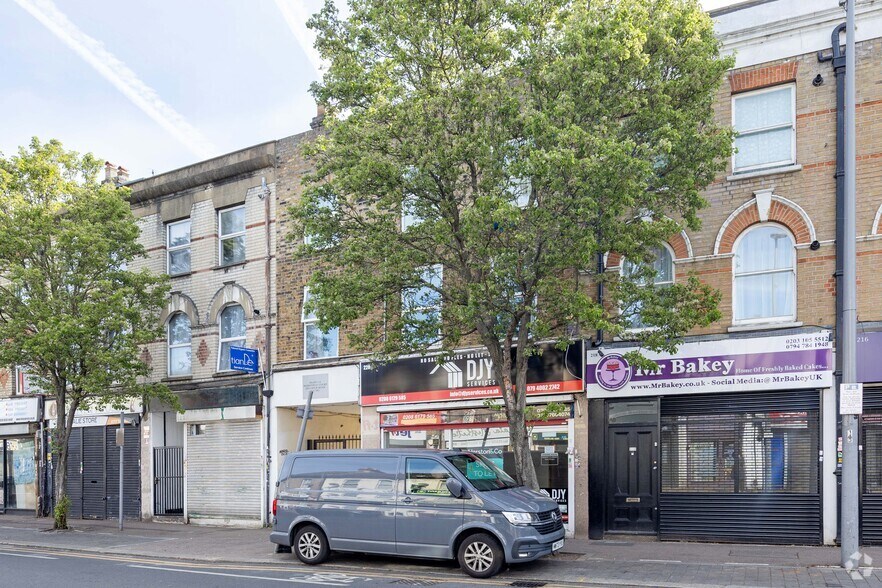 220 High Road Leytonstone, Londres à louer - Photo de l’immeuble – Image 2 sur 2