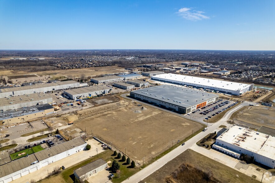 50570 Birch Dr, Shelby Township, MI à louer - Aérien – Image 3 sur 18