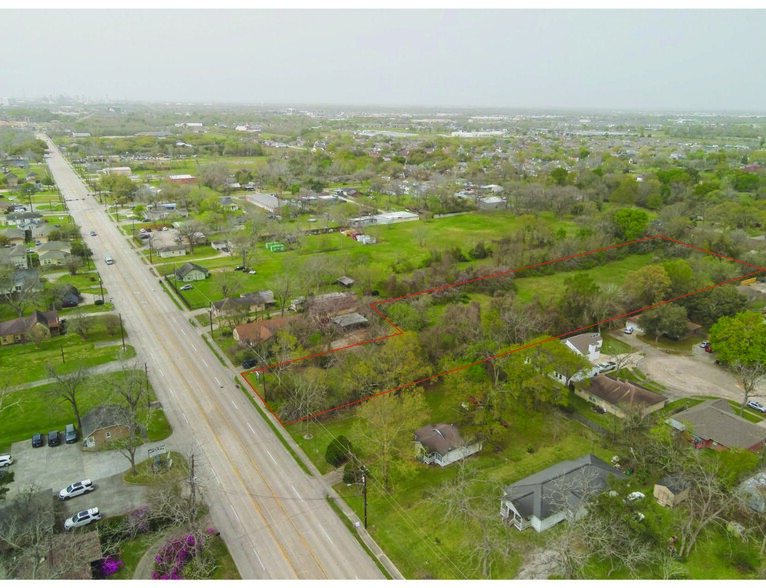 1203 Massey Tompkins Rd, Baytown, TX à vendre - Photo de l’immeuble – Image 3 sur 4