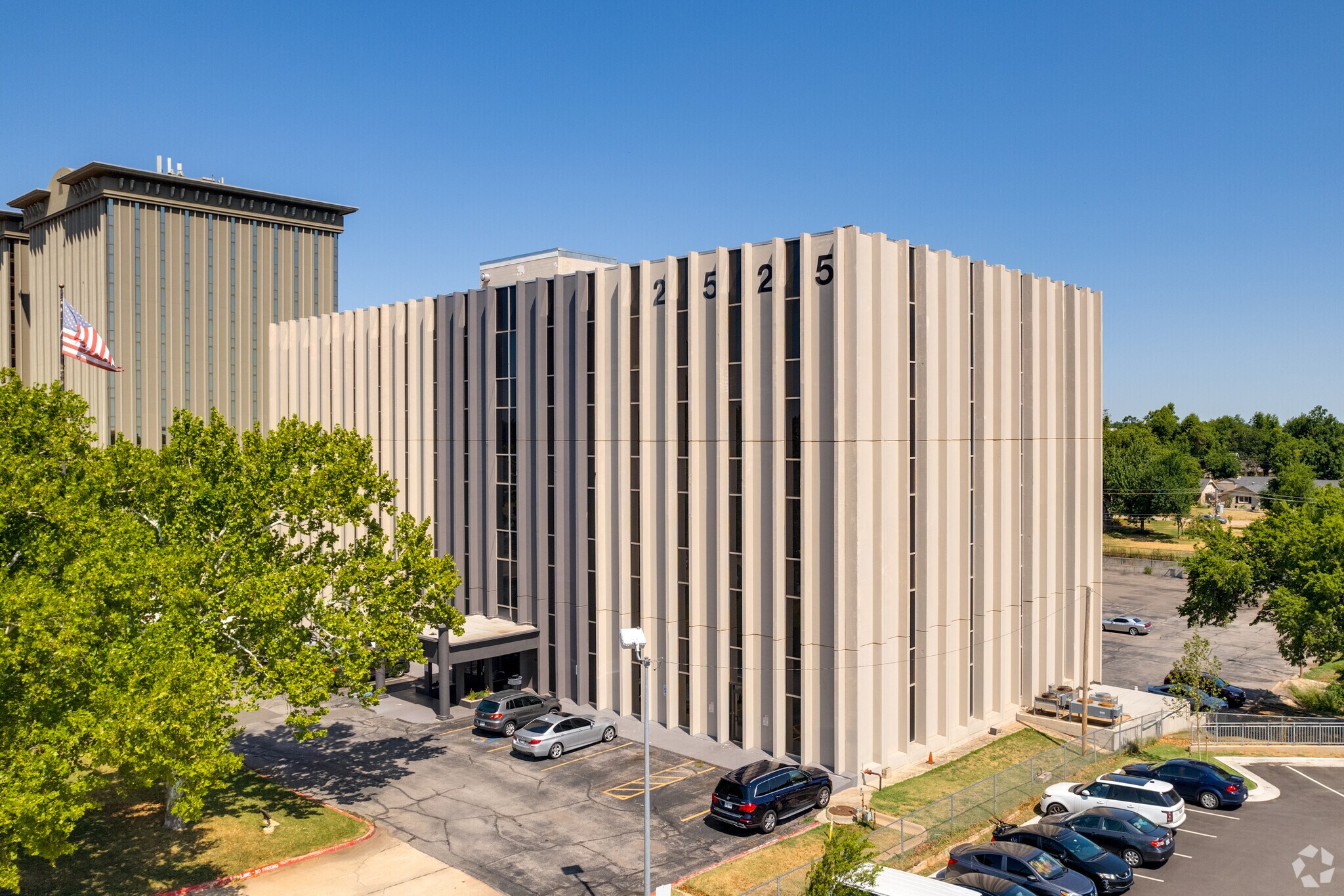2525 NW Expressway St, Oklahoma City, OK à louer Photo principale– Image 1 sur 15