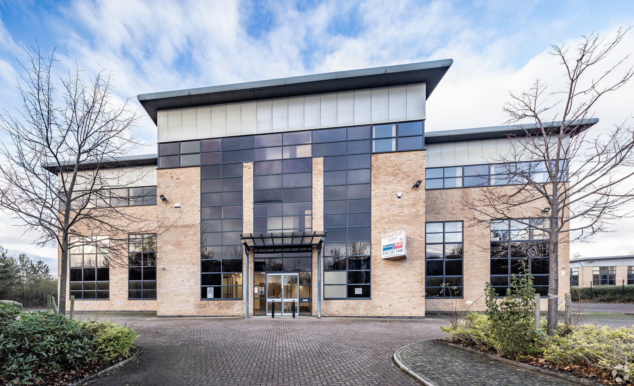 Hurricane Dr, Liverpool à louer Photo principale– Image 1 sur 4