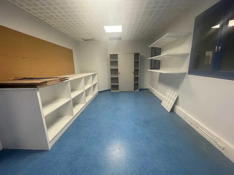 Bureau dans Chambly à louer - Photo de l’immeuble – Image 3 sur 8