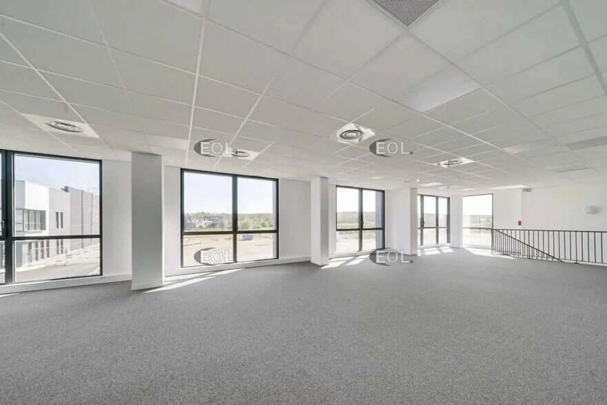 Industriel/Logistique dans Saint-Priest à louer - Photo de l’immeuble – Image 3 sur 5