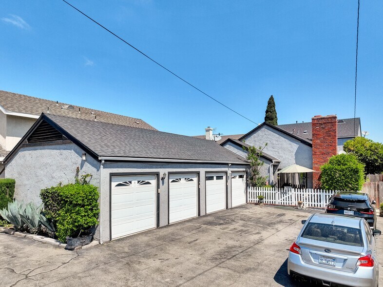 416 Hamilton St, Costa Mesa, CA à vendre - Photo de l’immeuble – Image 1 sur 16