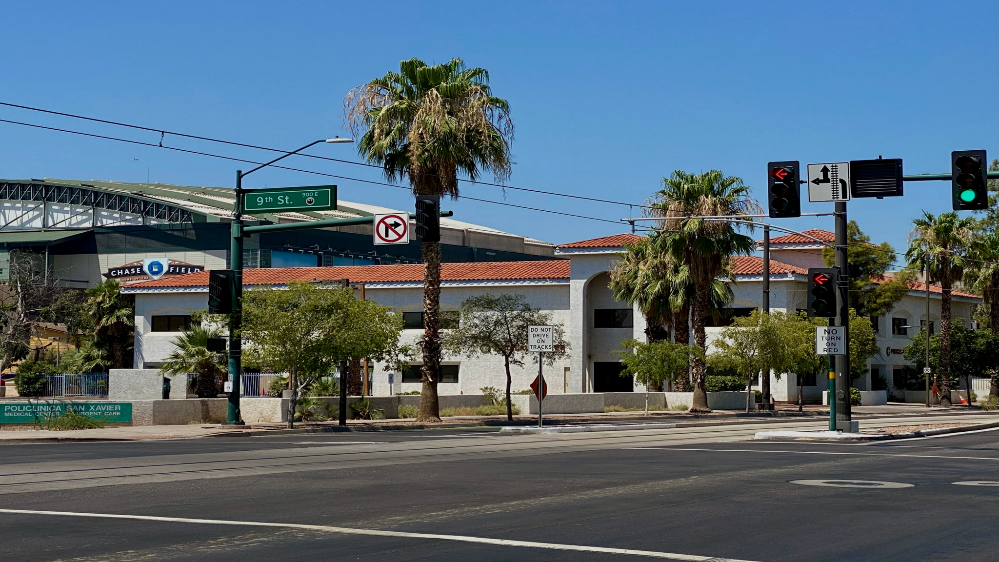 809 E Washington St, Phoenix, AZ à louer Photo de l’immeuble– Image 1 sur 5