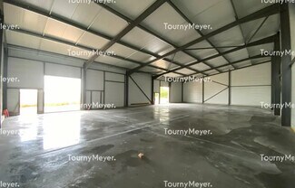 Plus de détails pour Local d'activités à louer