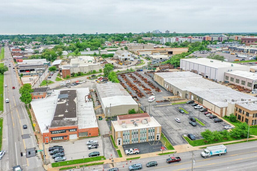 1327-1331 Macklind Ave, Saint Louis, MO à vendre - Photo de l’immeuble – Image 2 sur 11