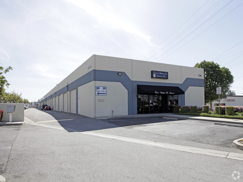 576 N Citrus Ave, Covina, CA à louer - Photo principale – Image 1 sur 5