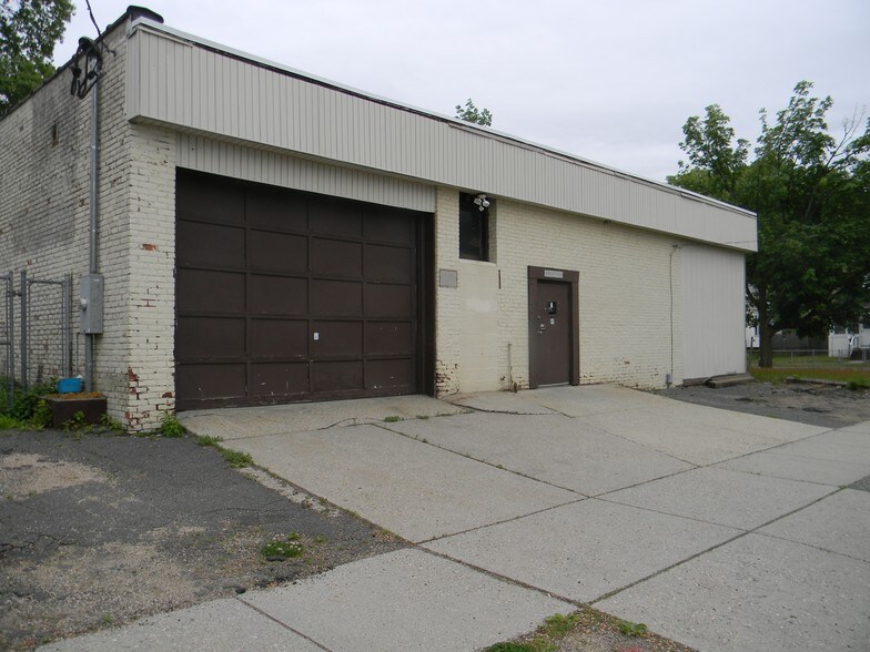 218 Saint James Blvd, Springfield, MA à vendre - Photo de l’immeuble – Image 2 sur 4