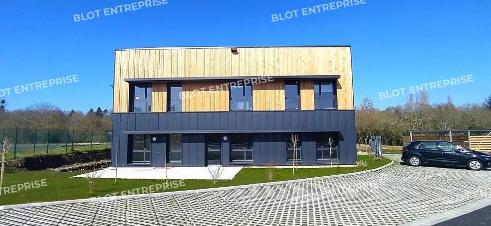 Bureau dans Mellac à louer - Photo de l’immeuble – Image 2 sur 5
