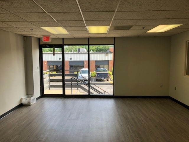 506 Shaw Rd, Dulles, VA à louer - Photo de l’immeuble – Image 3 sur 20