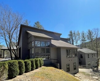 Plus de détails pour 70 Sapphire Valley Rd, Sapphire, NC - Logement à vendre