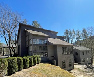 Plus de détails pour 70 Sapphire Valley Rd, Sapphire, NC - Logement à vendre
