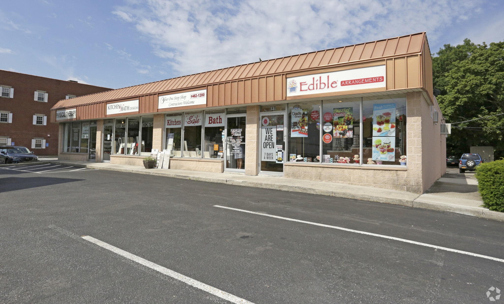 231-237 Commack Rd, Commack, NY à vendre Photo principale– Image 1 sur 6