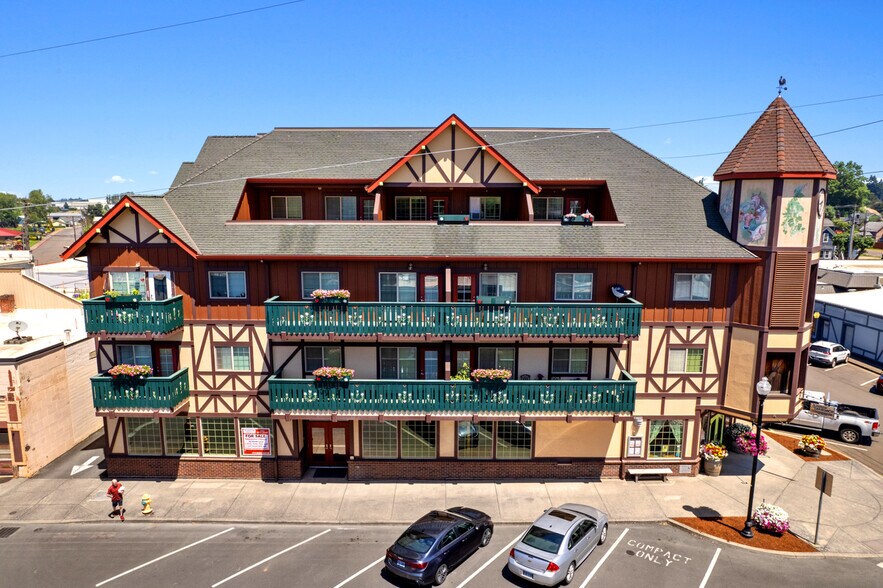 190 E Charles St, Mount Angel, OR à vendre - Photo de l’immeuble – Image 2 sur 15