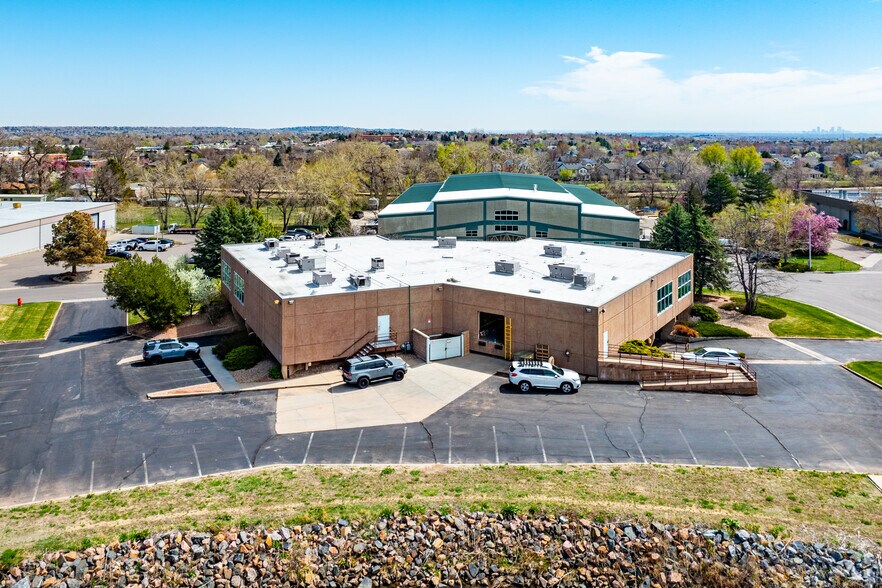 6275 Joyce Dr, Arvada, CO à louer - Photo de l’immeuble – Image 3 sur 19