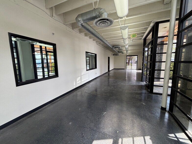 15402-15432 Electronic Ln, Huntington Beach, CA à louer - Photo de l’immeuble – Image 2 sur 17