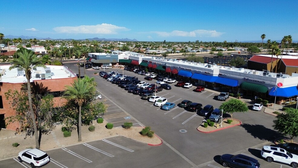 10001 W Bell Rd, Sun City, AZ à louer - Photo de l’immeuble – Image 2 sur 12