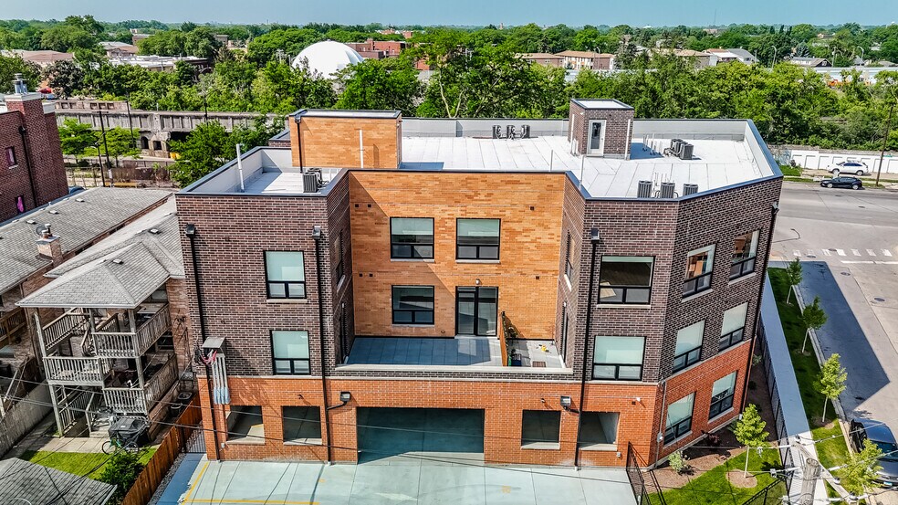 5069 N Northwest Hwy, Chicago, IL à vendre - Photo principale – Image 1 sur 50