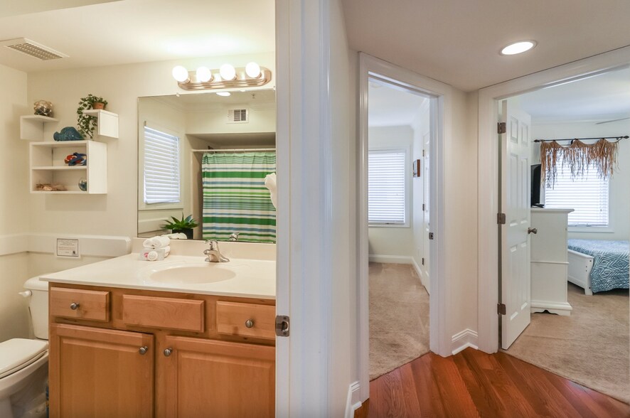 13 Silver Ave, Tybee Island, GA à vendre - Photo de l’immeuble – Image 2 sur 38