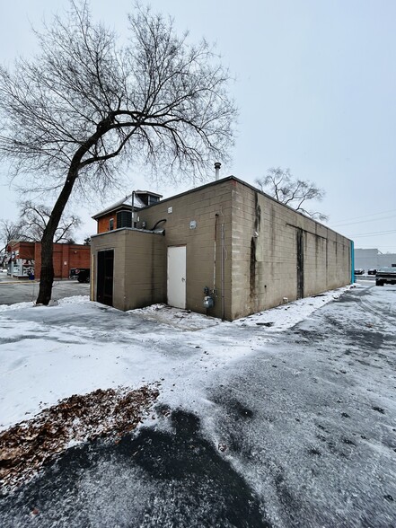 2016 Victoria Ave, Burlington, ON à louer - Photo de l’immeuble – Image 2 sur 9