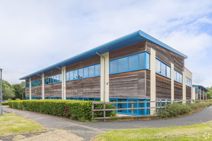 1-4 Whittle Ct, Milton Keynes à louer - Photo de l’immeuble – Image 3 sur 3