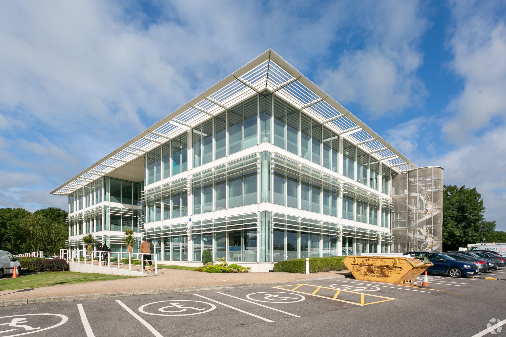 Whitehill Way, Swindon à louer Photo principale– Image 1 sur 5