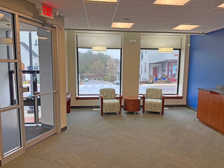 140 Main St, Newmarket, NH à louer - Photo intérieure – Image 3 sur 4