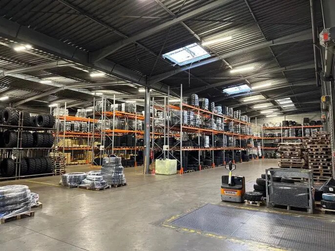 Industriel/Logistique dans Louvres à louer Photo de l’immeuble– Image 1 sur 6