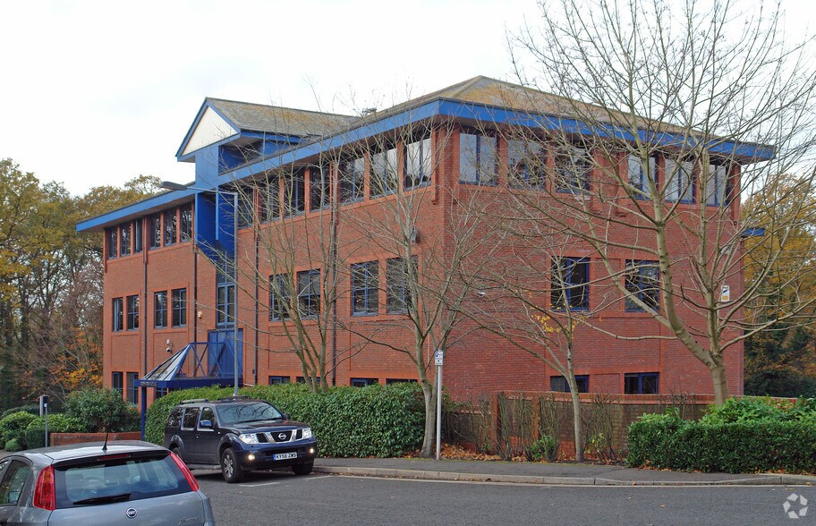 Harlington Way N, Fleet à louer - Photo de l’immeuble – Image 2 sur 6