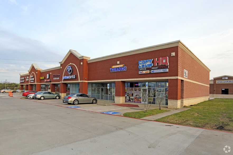 2580 W Camp Wisdom Rd, Grand Prairie, TX à louer - Photo principale – Image 1 sur 10