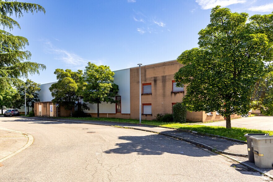 5 Allée Des Erables, Vénissieux à louer - Photo de l’immeuble – Image 2 sur 18