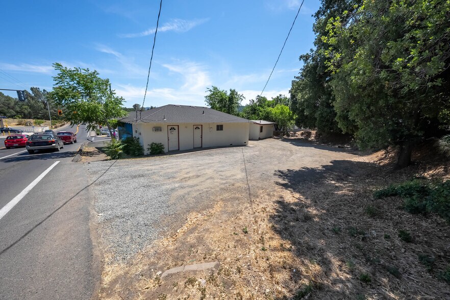 4590 Frye, Clearlake, CA à vendre - Photo de l’immeuble – Image 2 sur 13