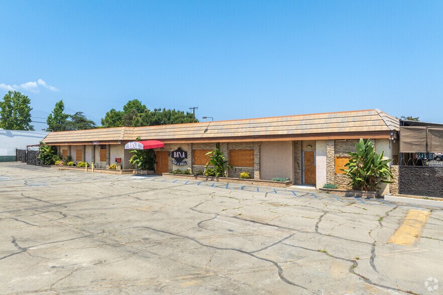1542 W Holt Blvd, Ontario, CA à vendre - Photo de l’immeuble – Image 3 sur 19