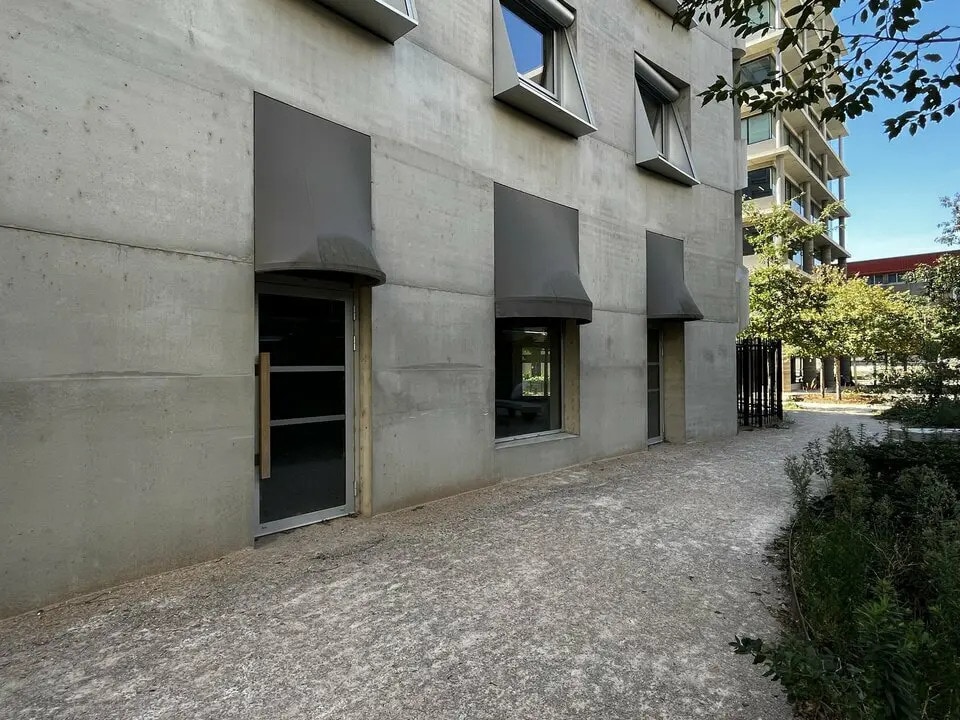 Local commercial dans Lyon à louer Photo de l’immeuble– Image 1 sur 9
