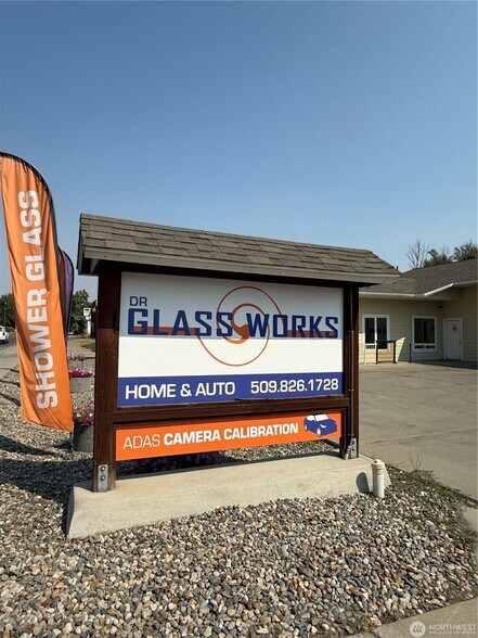 509 Okoma Dr, Omak, WA à vendre - Photo de l’immeuble – Image 3 sur 21