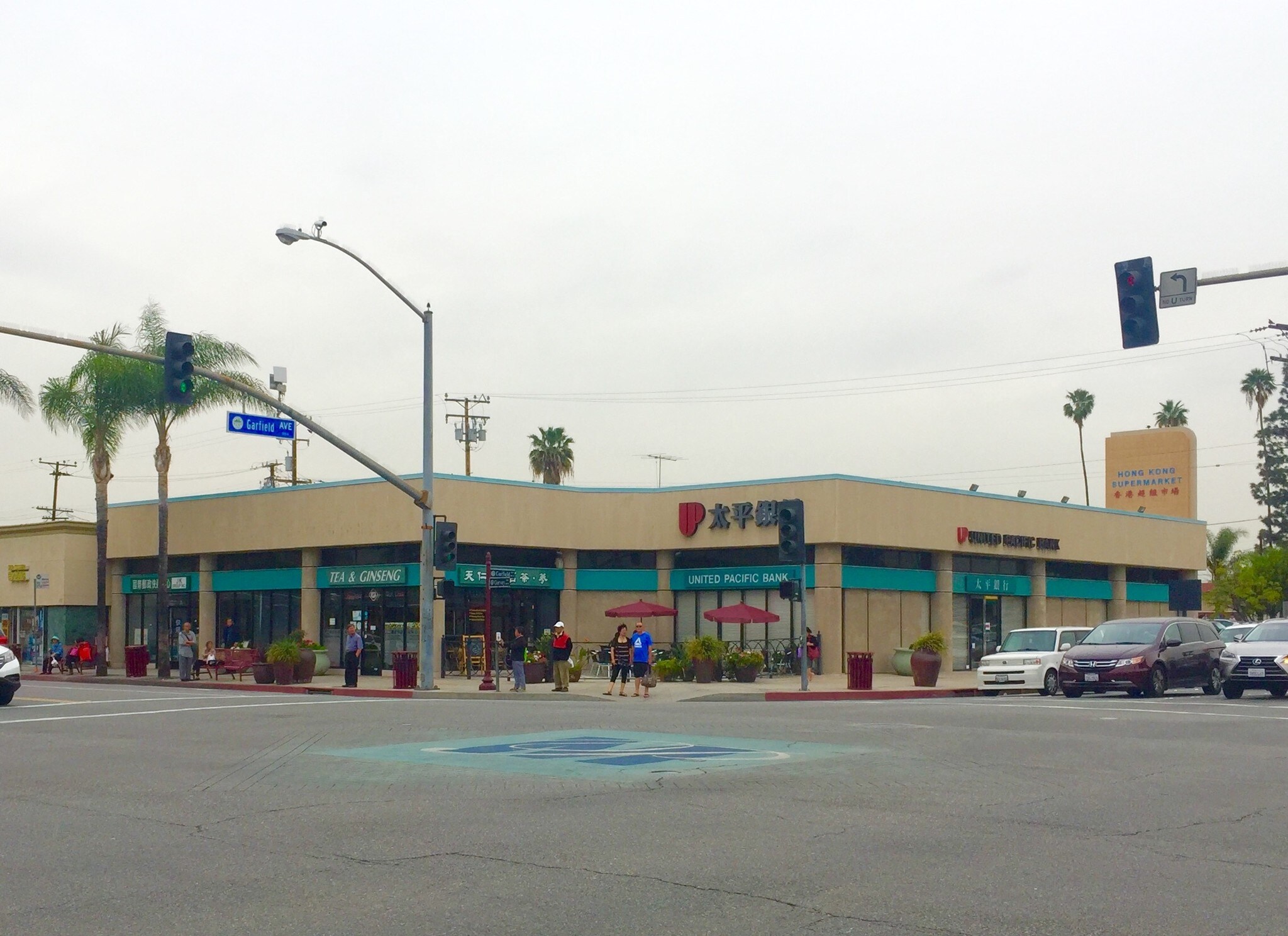 111 W Garvey Ave, Monterey Park, CA à louer Photo principale– Image 1 sur 5