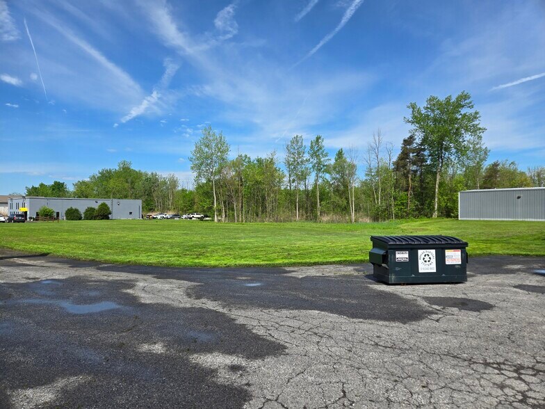 6225 E Taft Rd, Syracuse, NY à vendre - Photo de l’immeuble – Image 3 sur 8