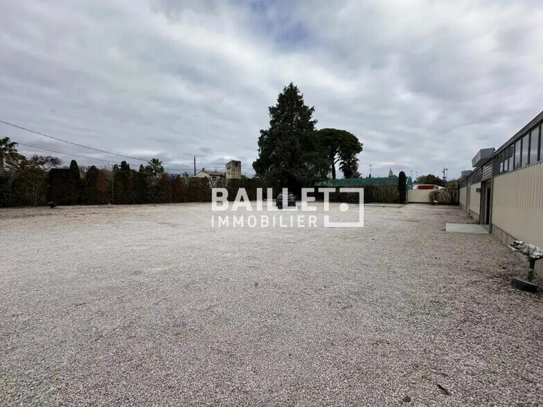 215 Chemin De La Romaine, Antibes à louer - Photo de l’immeuble – Image 2 sur 4