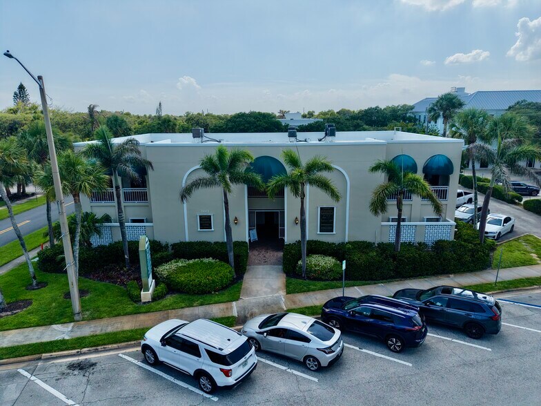 3003 cardinal Dr, Vero Beach, FL à vendre - Photo de l’immeuble – Image 2 sur 9