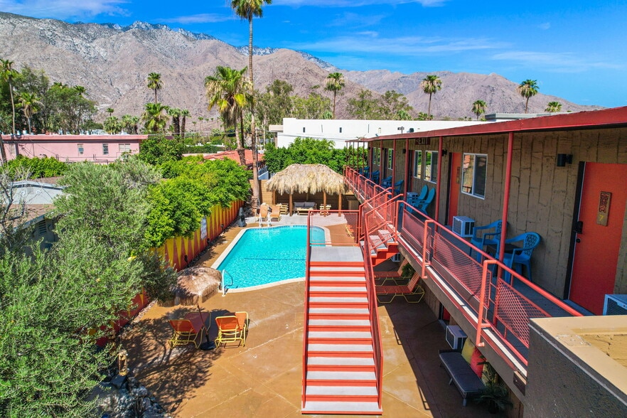 1333 N Indian Canyon Dr, Palm Springs, CA à vendre - Photo principale – Image 1 sur 8