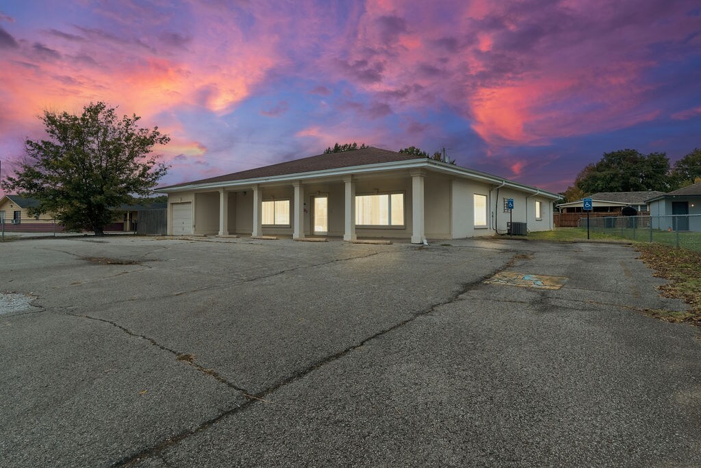 525 S. Wilson St., Vinita, OK à vendre Photo principale– Image 1 sur 7