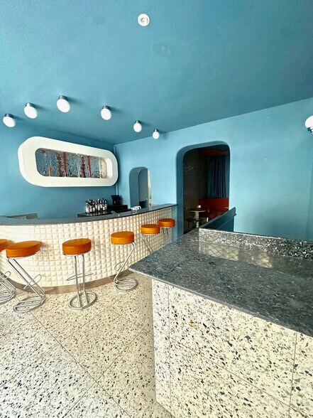 Local commercial dans Paris à vendre - Photo de l’immeuble – Image 2 sur 8