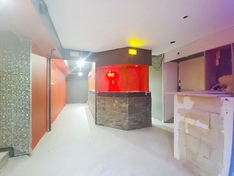Immeuble residentiel dans Paris à vendre - Photo intérieure – Image 2 sur 2