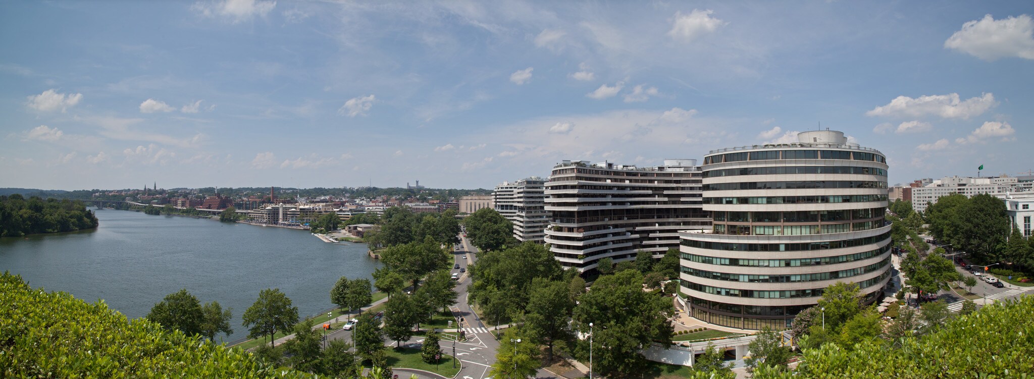 600 New Hampshire Ave NW, Washington, DC à louer Photo de l’immeuble– Image 1 sur 15