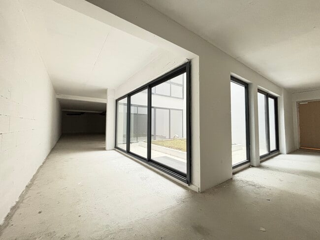 Plus de détails pour 5 Avenue De Villaine, Beausoleil - Bureau à vendre