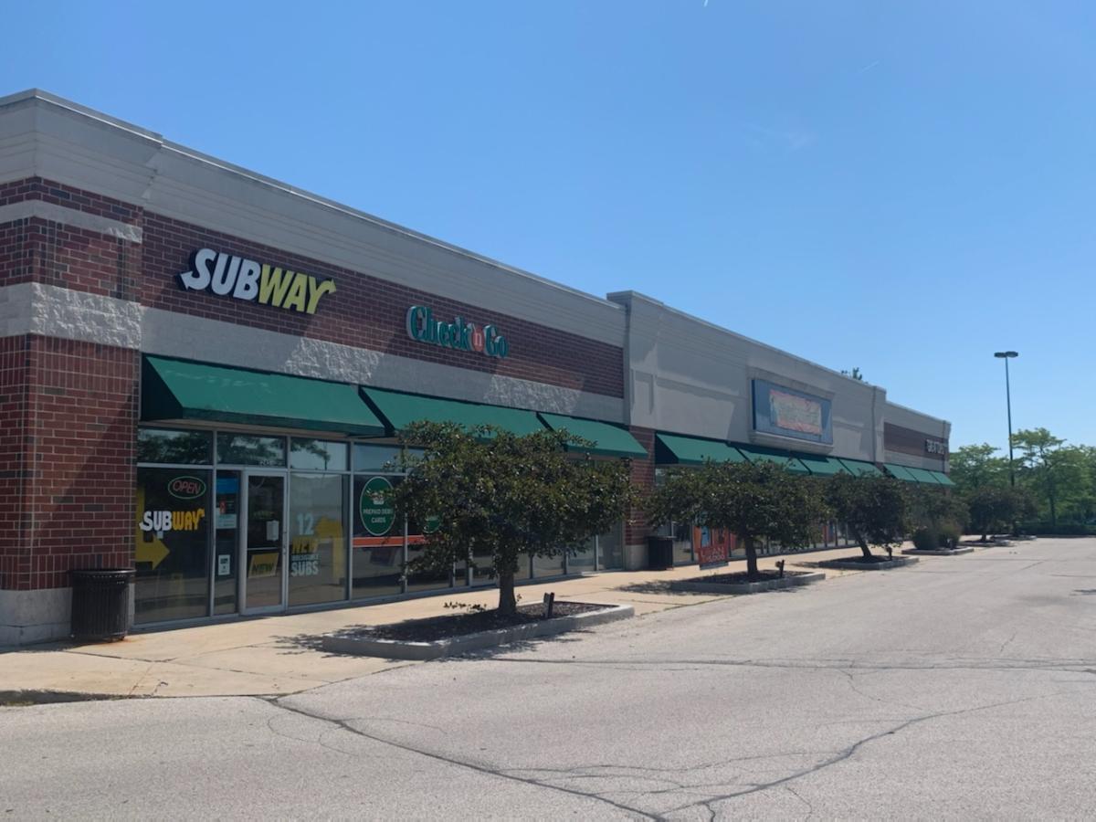 1291-1341 W Paradise Dr, West Bend, WI à louer Photo de l’immeuble– Image 1 sur 11