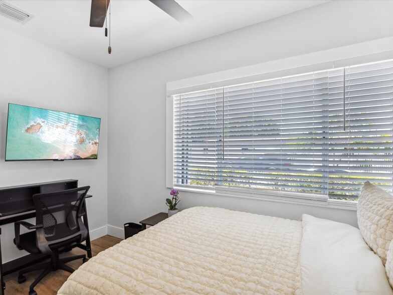 1048 NW 33rd Ave, Miami, FL à vendre - Photo de l’immeuble – Image 2 sur 44